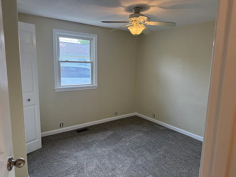 407 E Wayne St — Photo 9