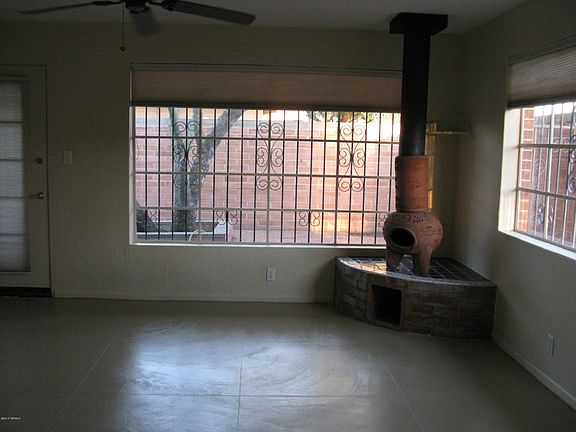 5th image of 2641 E Towner St