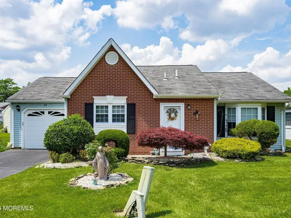 29 Jaffreyton Close, Freehold, NJ 07728