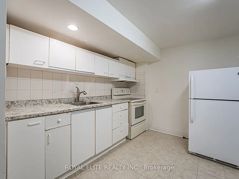 29 Ashmore Cres #BASEMENT — Photo 5