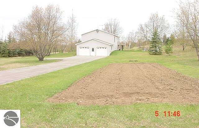 1st image of 3760 N Mackinaw Trl