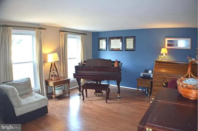 4 bed, 1882 sqft, $3,600 — Photo 2