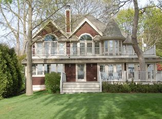 2819 Burries Rd, Hartland, WI 53029