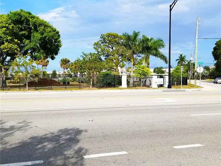 4051 N Dixie Hwy #103 — Photo 6