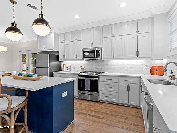 5th image of 317 Hamilton Ct