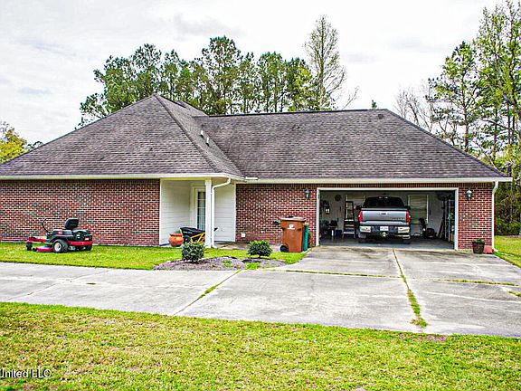 2nd image of 18474 Robinwood Dr