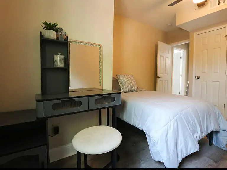 516 N Broadway #202 — Photo 21