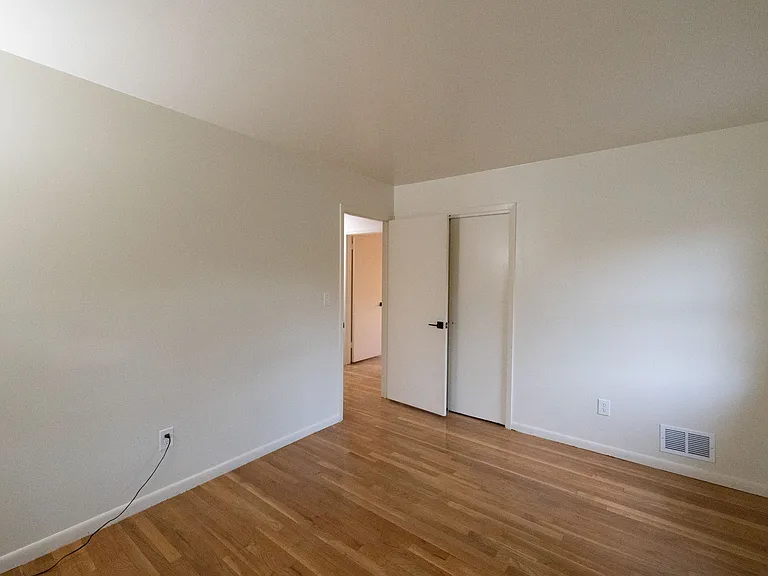 138 Grant Ave — Photo 13