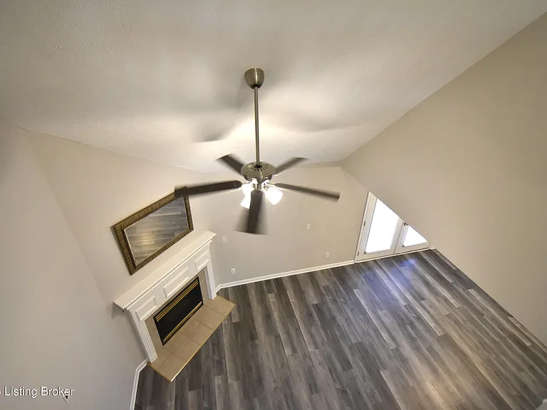 4006 Mimosa View Dr — Photo 18
