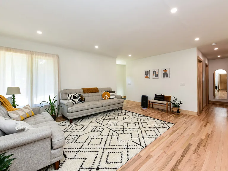 10526 Forrest Dr — Photo 8