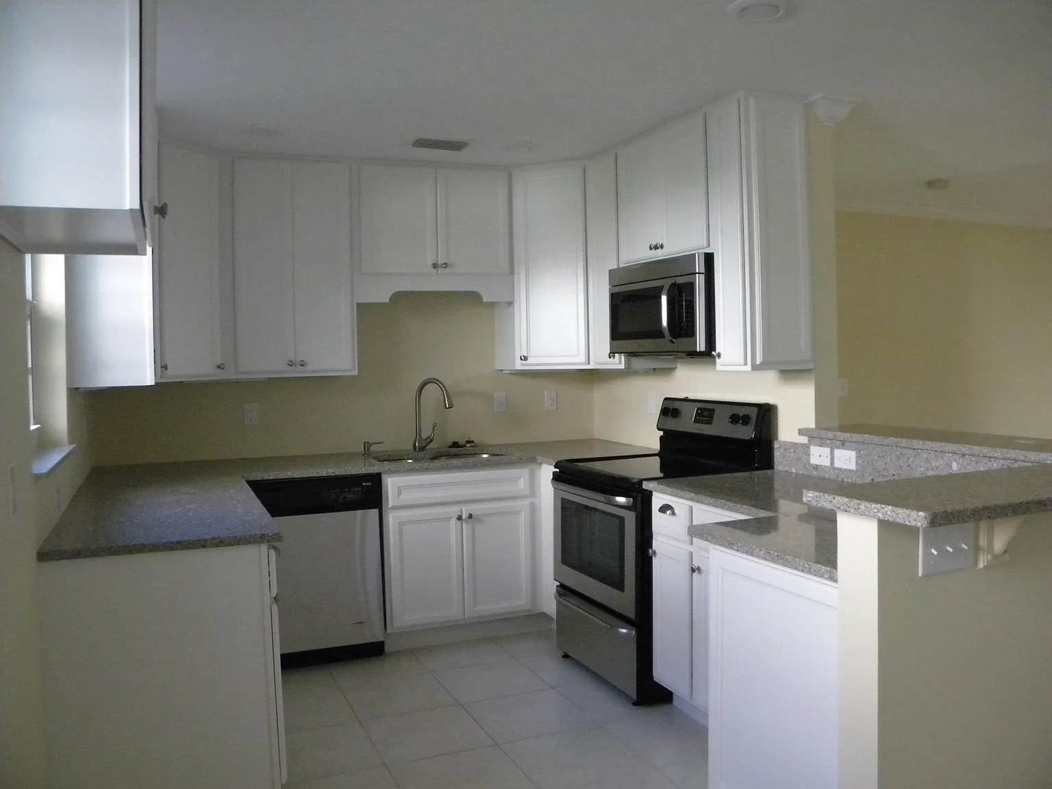 2 bed, 1340 sqft, $1,950 — Photo 4