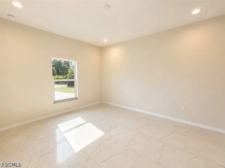 2617 Queen Dr — Photo 4