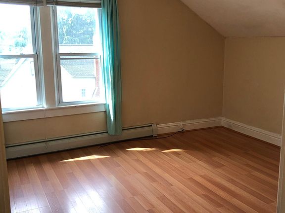3rd image of 138 Mann Ave Floor 2