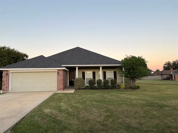 4203 Parkridge Dr, Benton, LA 71006