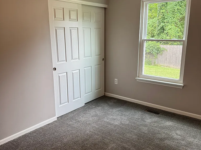 905 Ferncliff Ct — Photo 12