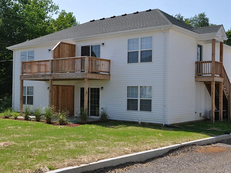 4827 Crown Point Pl #B — Photo 3