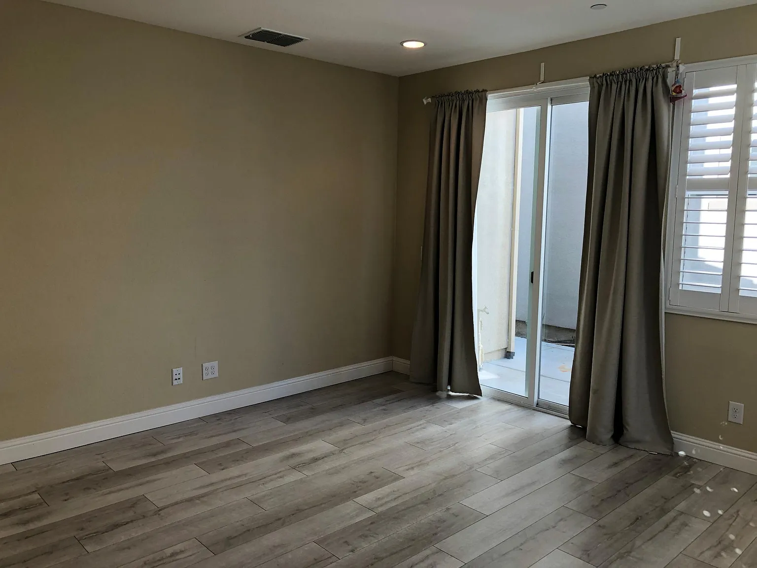 3 bed, 2.5 bath, 1717 sqft, $2,800 — Photo 4