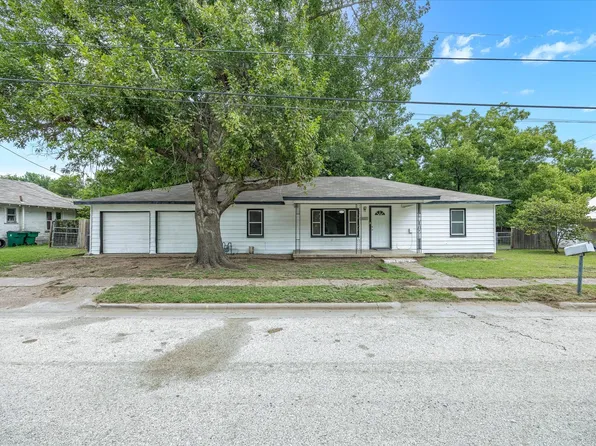 421 Elba St, Bowie, TX 76230