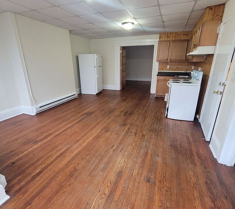 1st image of 26 W Queen St APT 2F