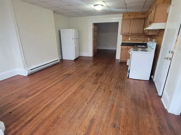 26 W Queen St, 26 W Queen St APT 2F, Chambersburg, PA 17201