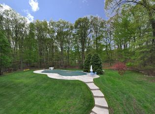 8 Westhill Rd, Saddle River, NJ 07458