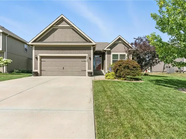 10120 N McKinley Ave, Kansas City, MO 64157