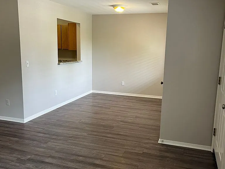 S-1031 Villa Cortez Apartments — Photo 4