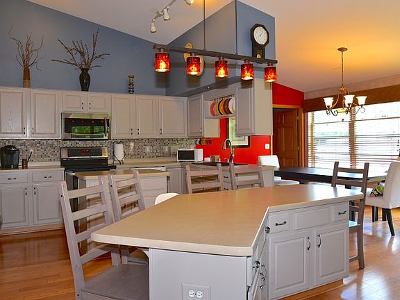5th image of 1049 River Knoll Cir