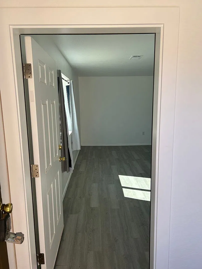 Winslow 3 Bedroom 1 Bathroom — Photo 3