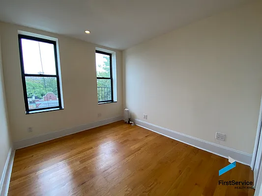 Rented by FirstService Realty (legacy) | media 14