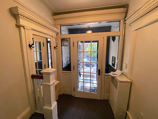 Rented by Solution Realty Services LLC | media 37