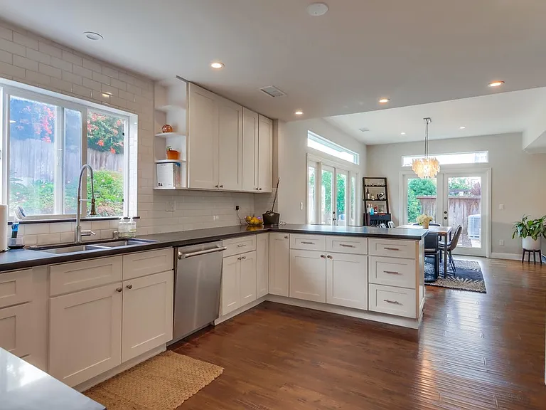 1705 Freda Ln — Photo 32