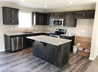 21713 Westover Rd, Peculiar, MO 64078