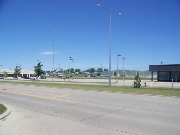 1509/1511 Business Loop #E, Jamestown, ND 58401