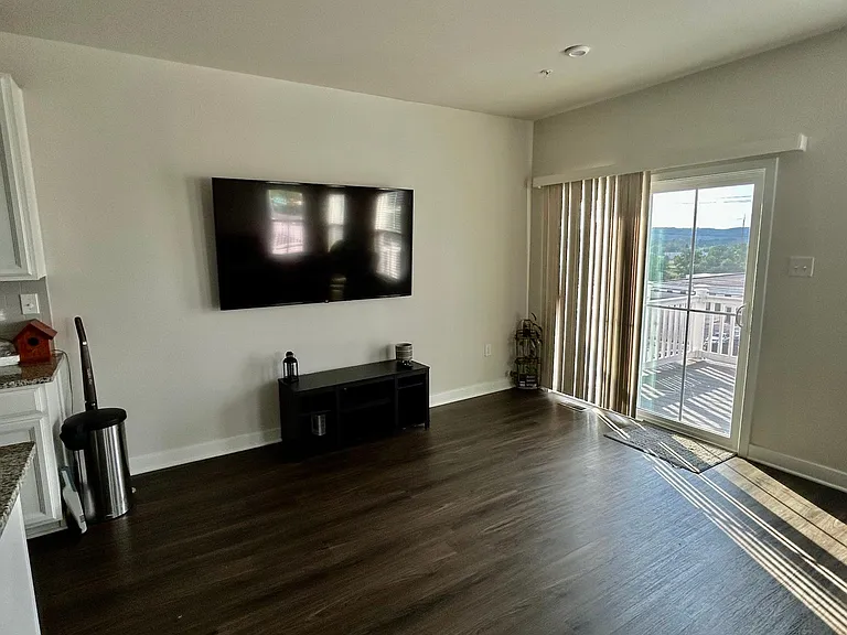 210 Chase Dr — Photo 11