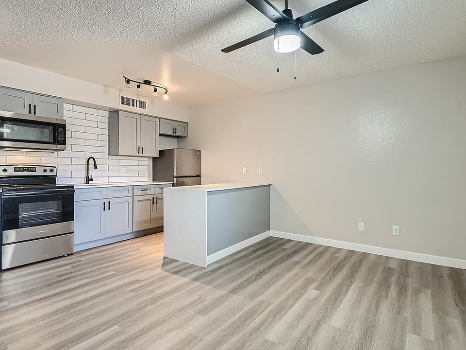 5775 W Roosevelt St 1137 - Web Quality - 006 - 07 Living Room