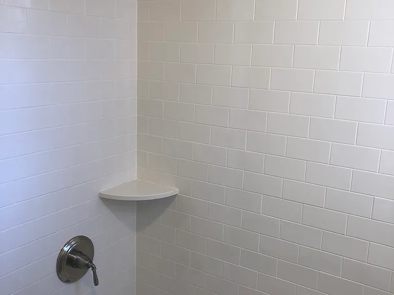 Williamsburg Apts. — Photo 9