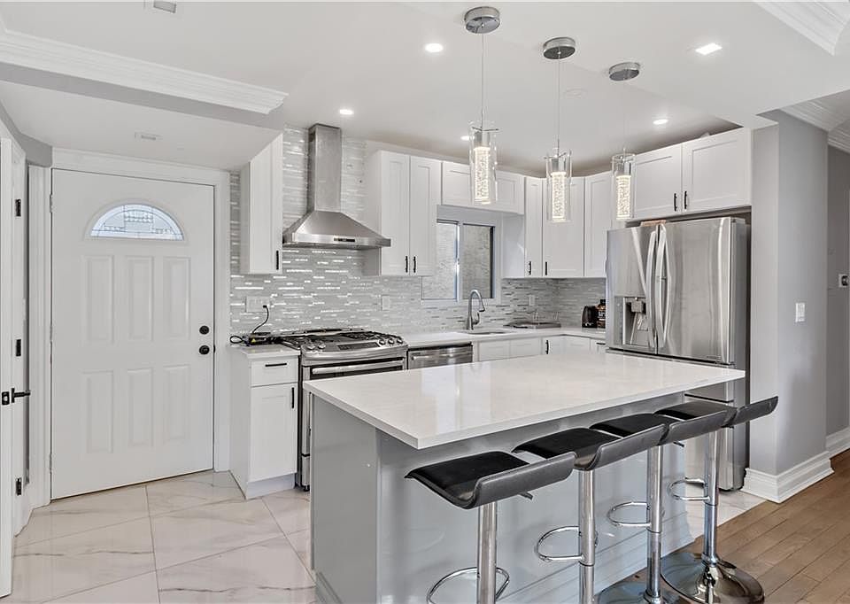 1st image of 61 Sherwood Ave #1