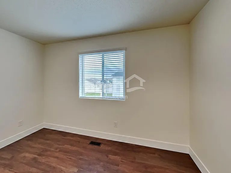 2440 S Deborah Ave — Photo 13