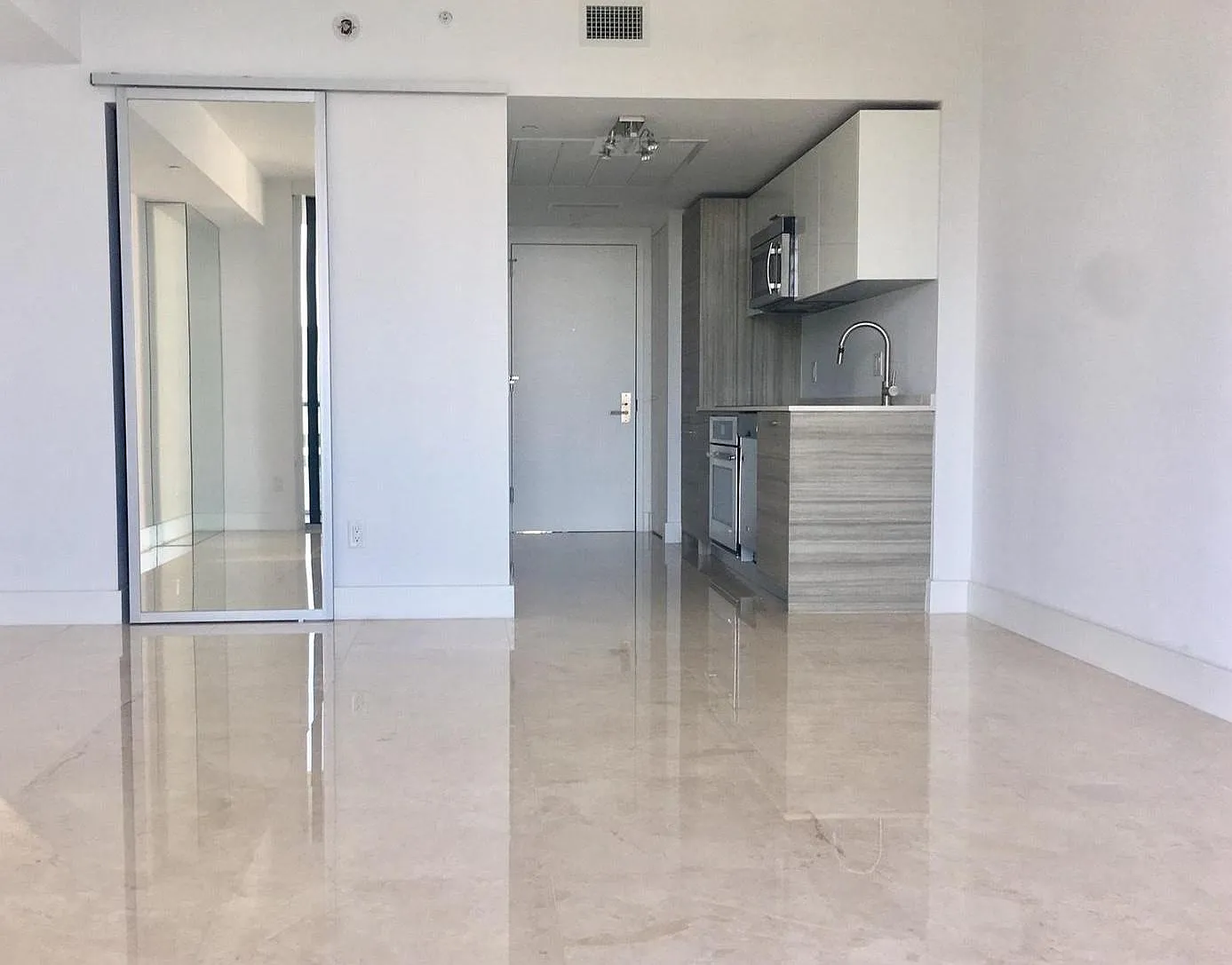 1300 Brickell Bay Dr — Photo 2