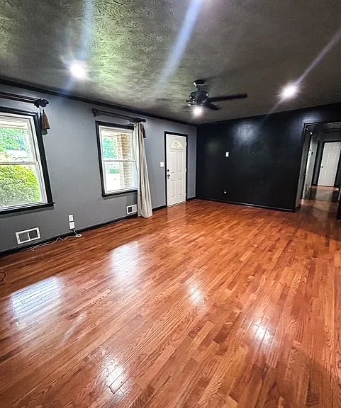 5583 Woodland Dr — Photo 5