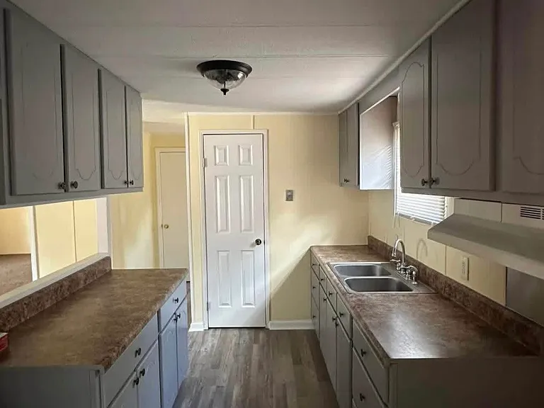 608 Newton Ave — Photo 8