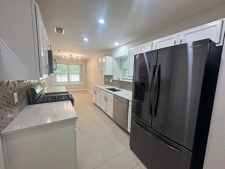 7814 Bob White Dr — Photo 16
