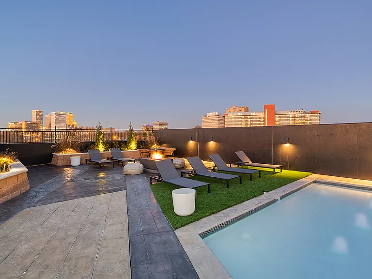 The Cosmopolitan Apartments — Photo 48