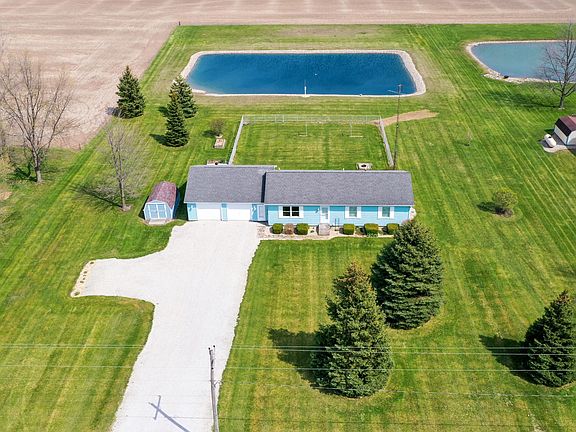 3rd image of 15835 Highland Center Rd
