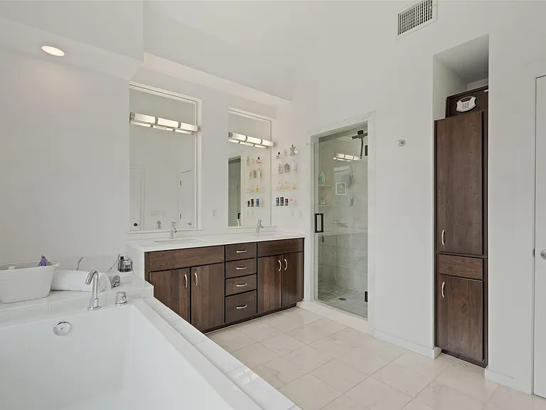1500 Summit St #5 — Photo 24