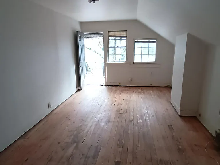 1052 S Cooper St — Photo 12