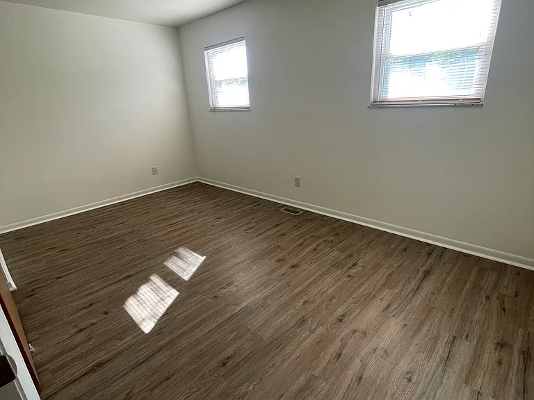 6124 Rosecrest Dr — Photo 9