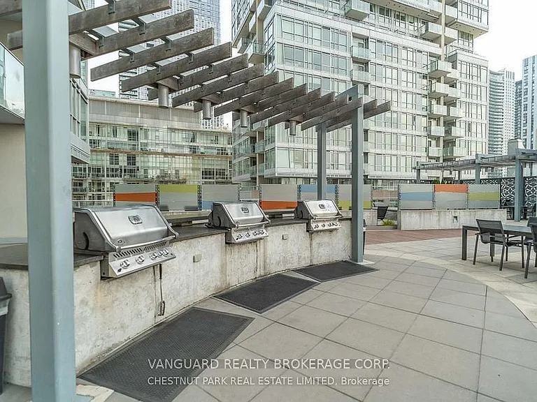 199 Richmond St W #307 — Photo 17