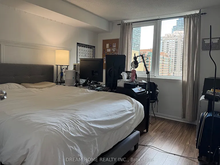 25 Grenville St #1201 — Photo 9